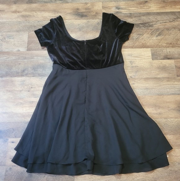 Vintage JS Collections Fit & Flare Velvet Flow Dress Size 10 - Picture 5 of 6